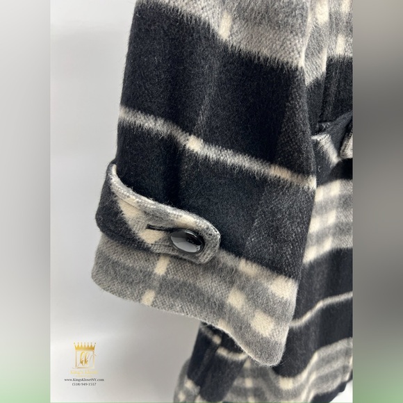 Burberry jacket - Picture 5 of 13